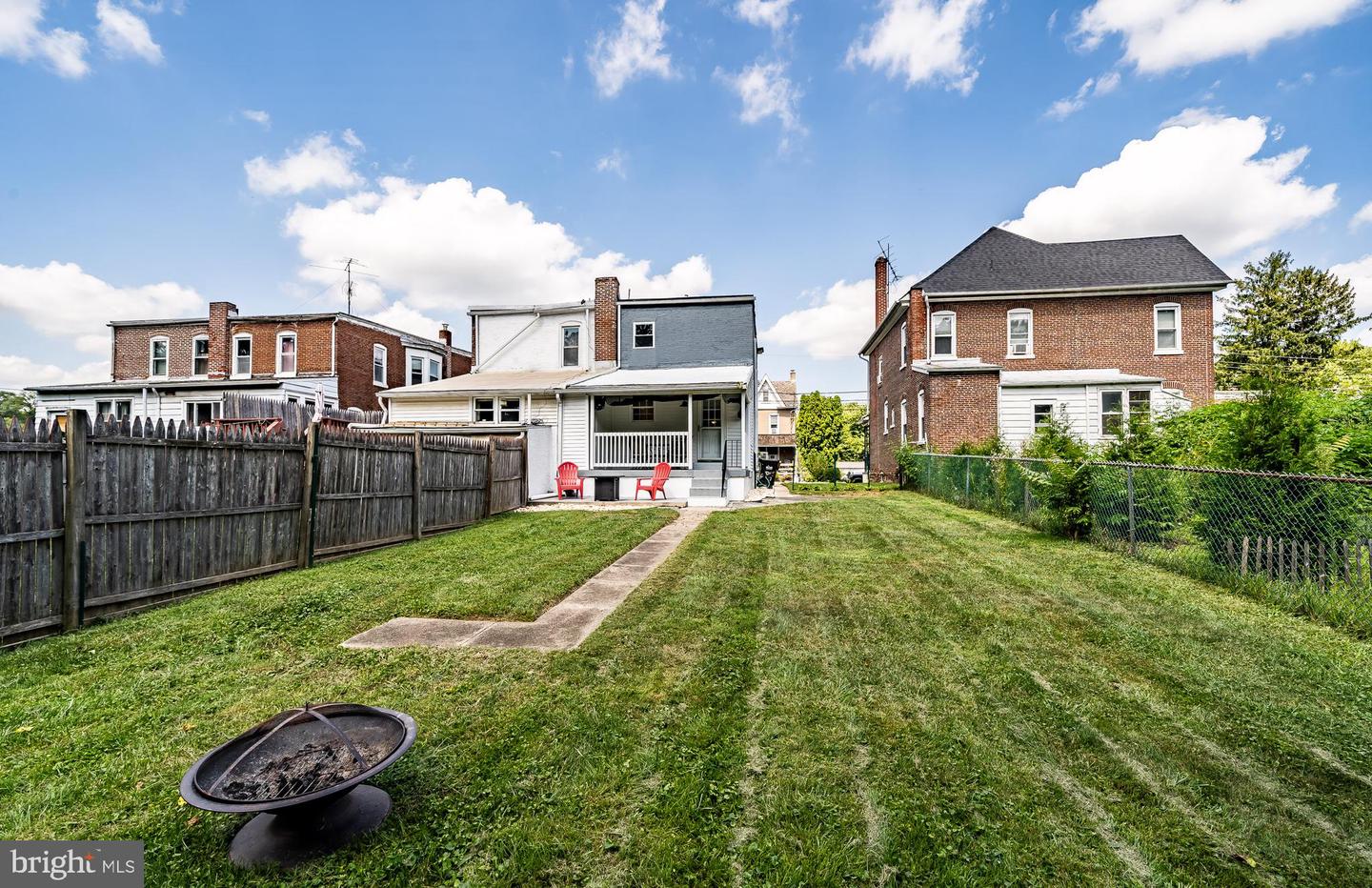 138 W Main St