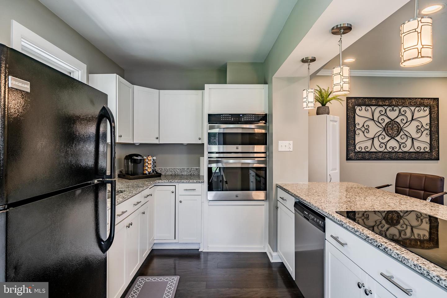 138 W Main St