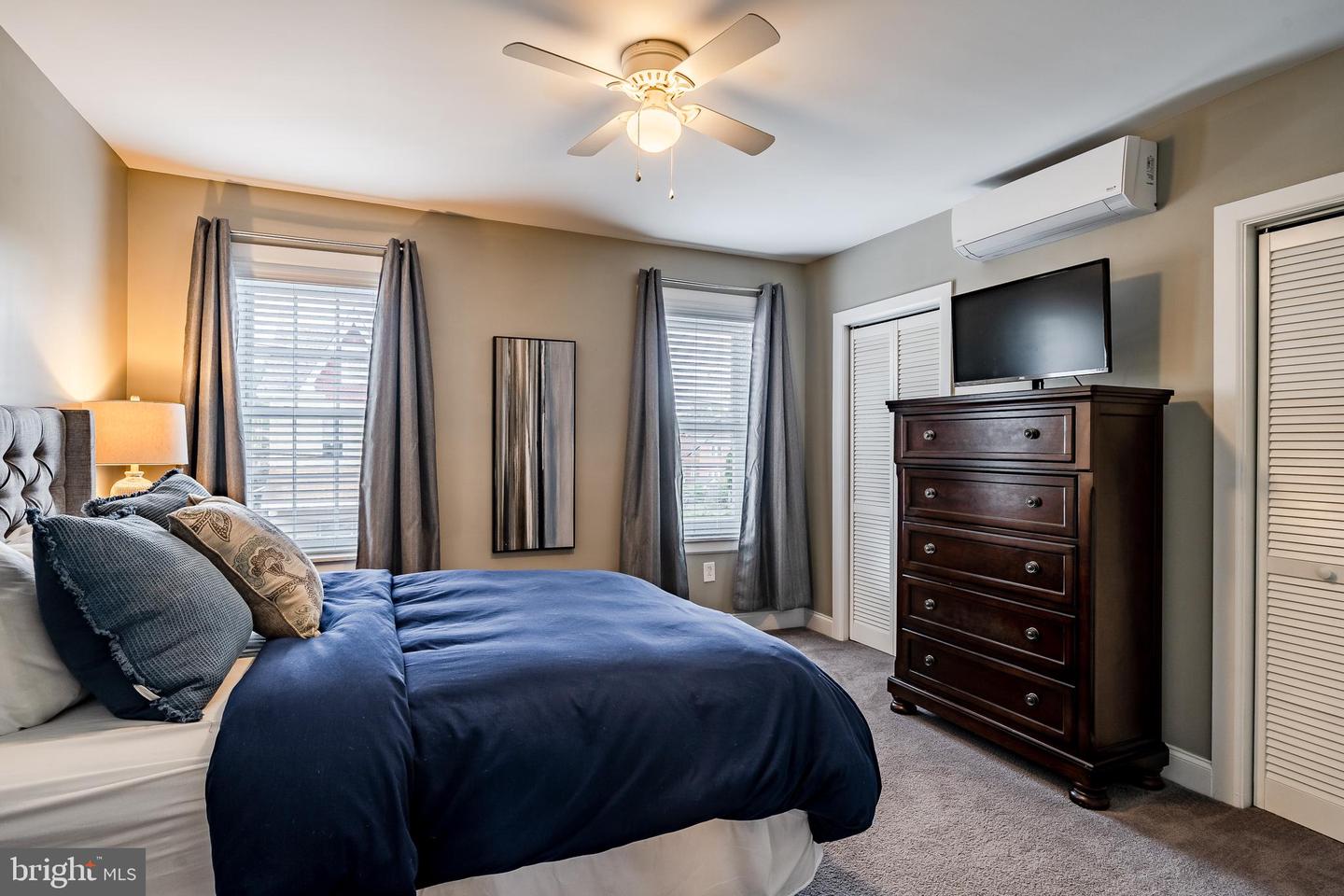 138 W Main St