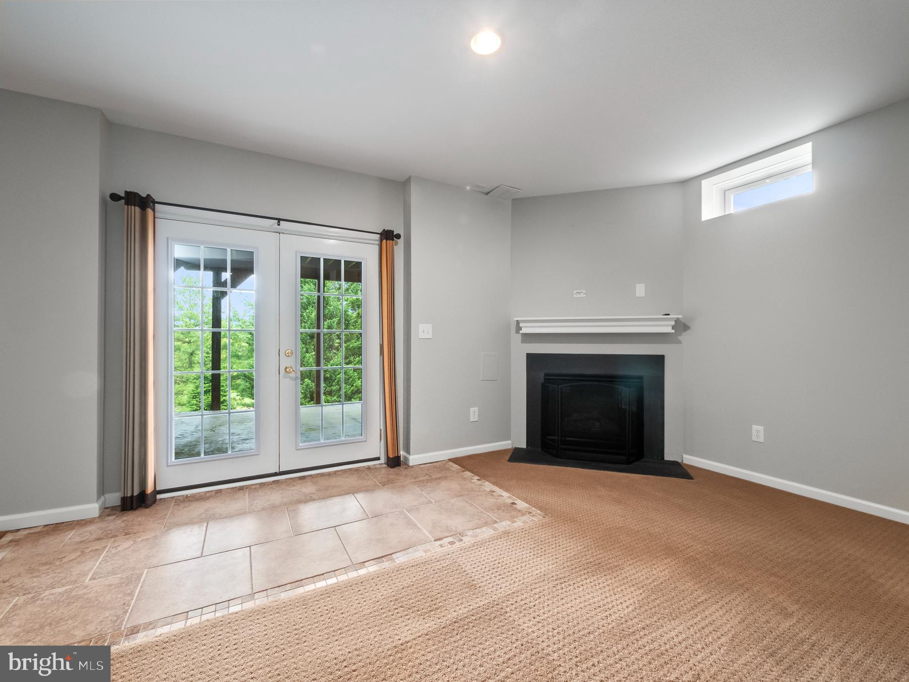 1230 Denton Dr