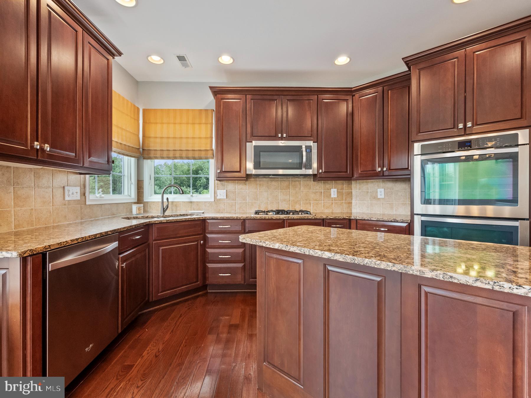 1230 Denton Dr