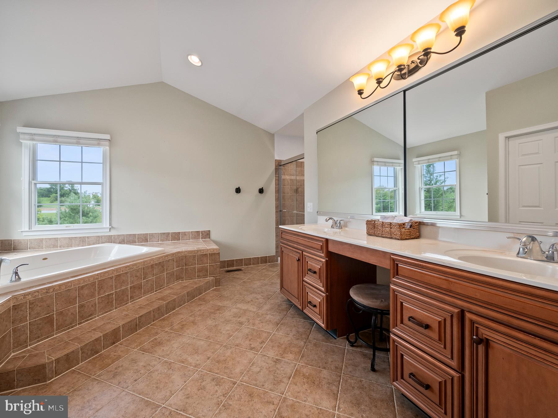 1230 Denton Dr