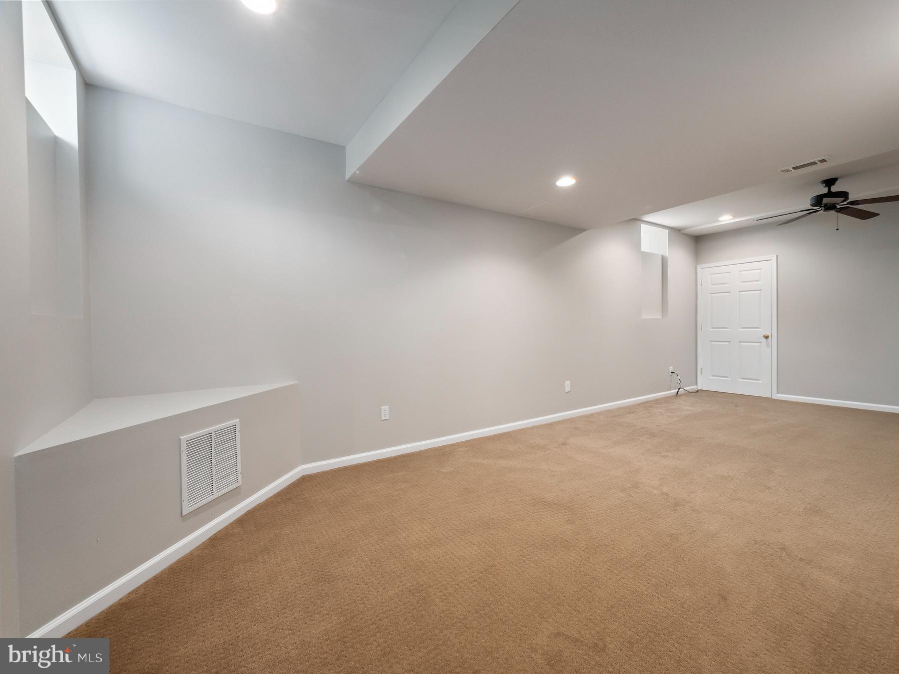 1230 Denton Dr