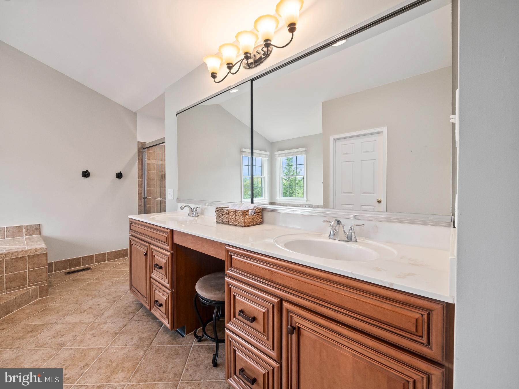 1230 Denton Dr