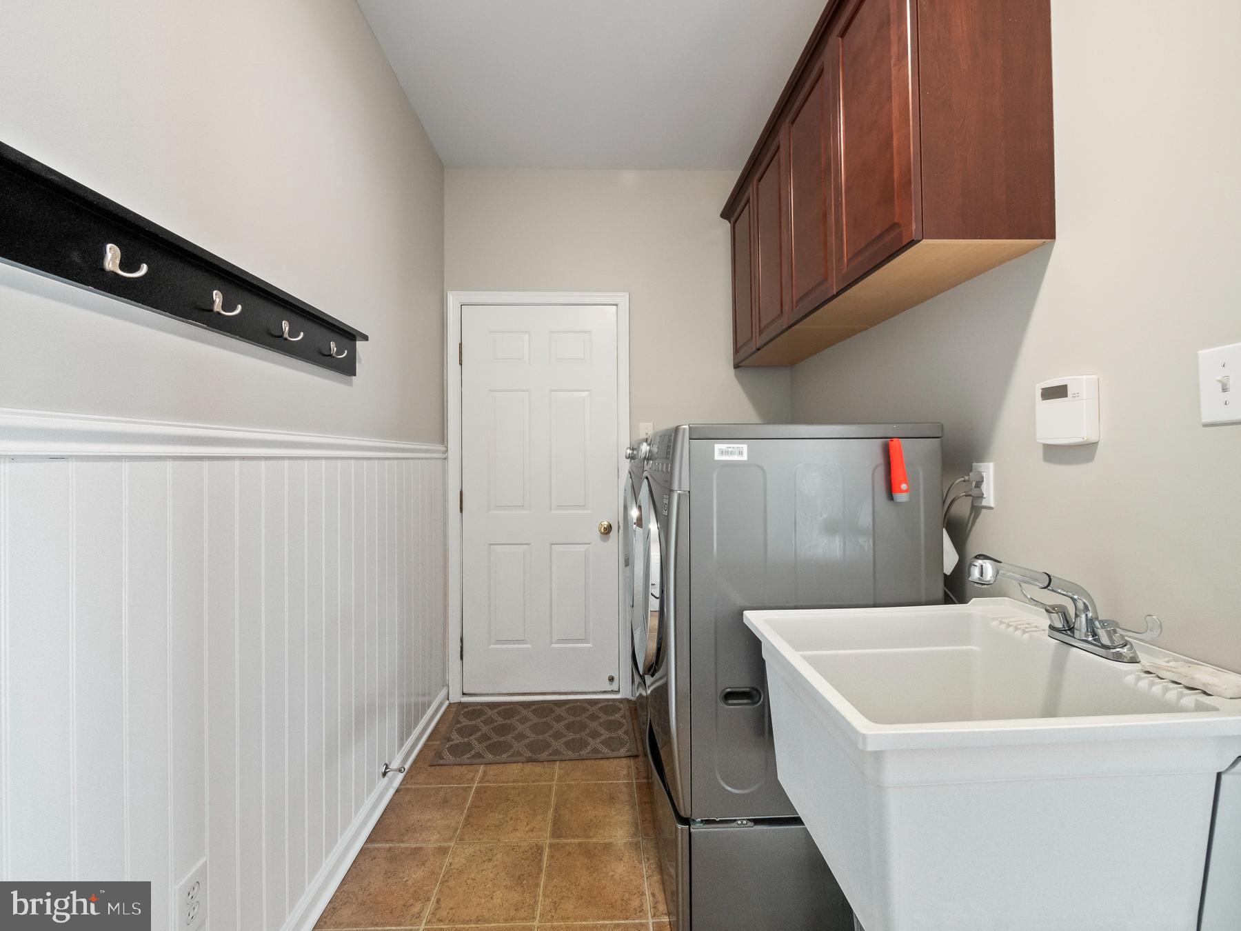 1230 Denton Dr