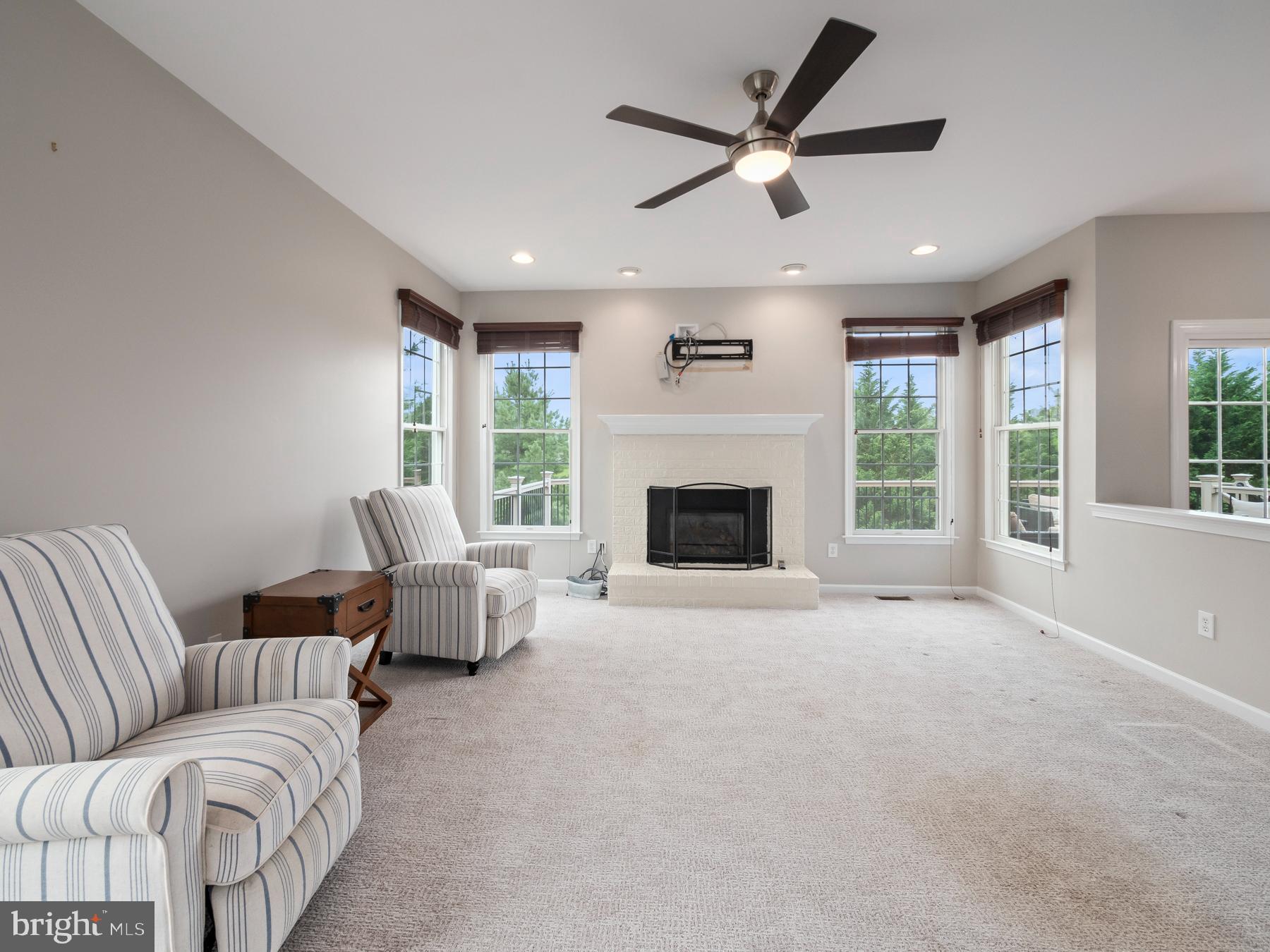 1230 Denton Dr