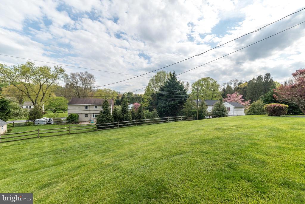 12 Washington Ln