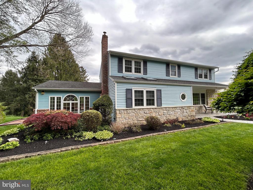 12 Washington Ln