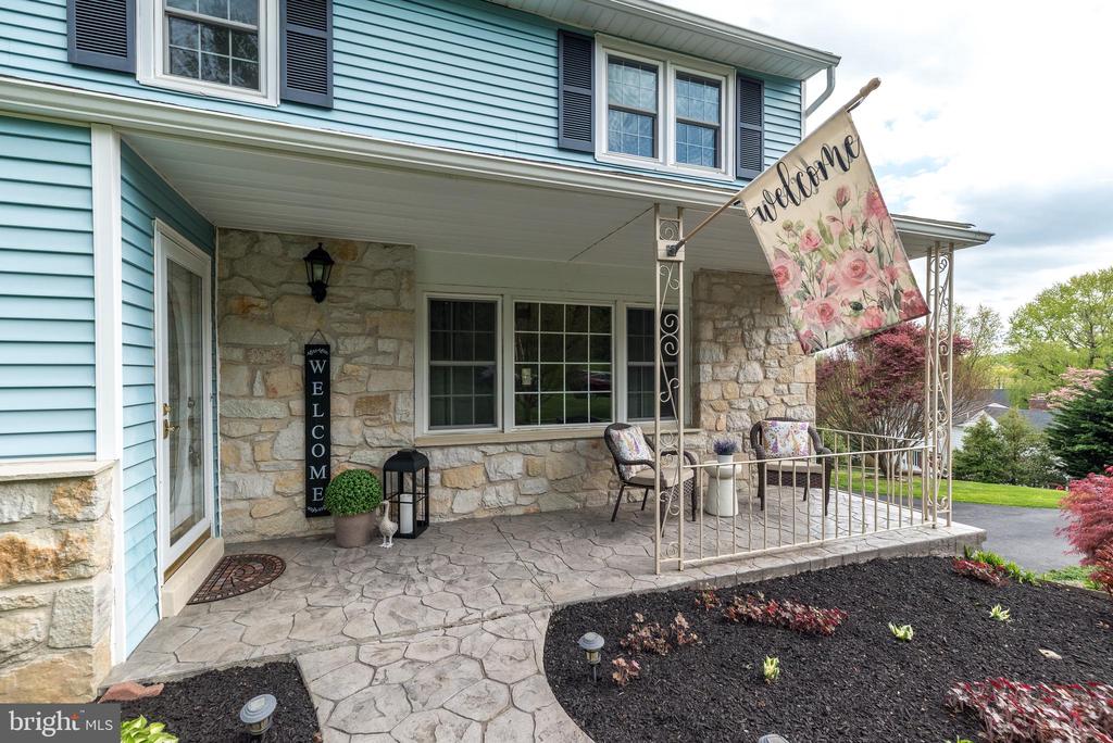 12 Washington Ln
