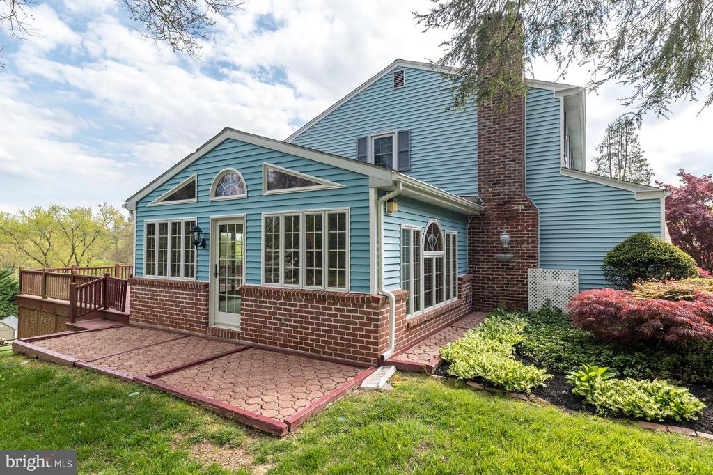 12 Washington Ln