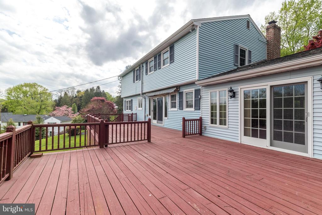 12 Washington Ln