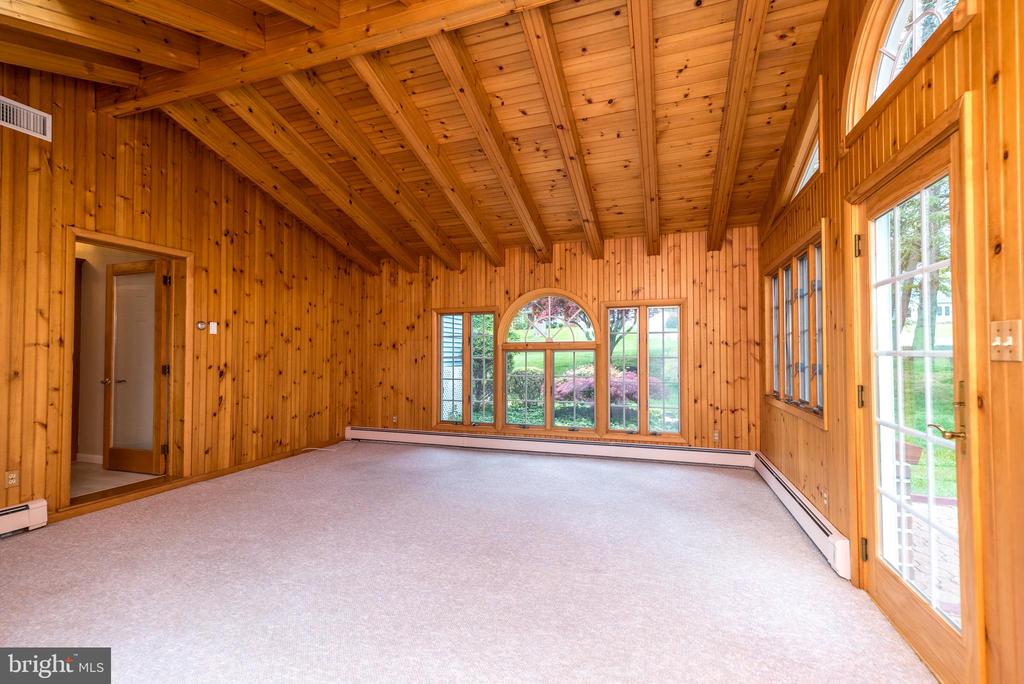 12 Washington Ln