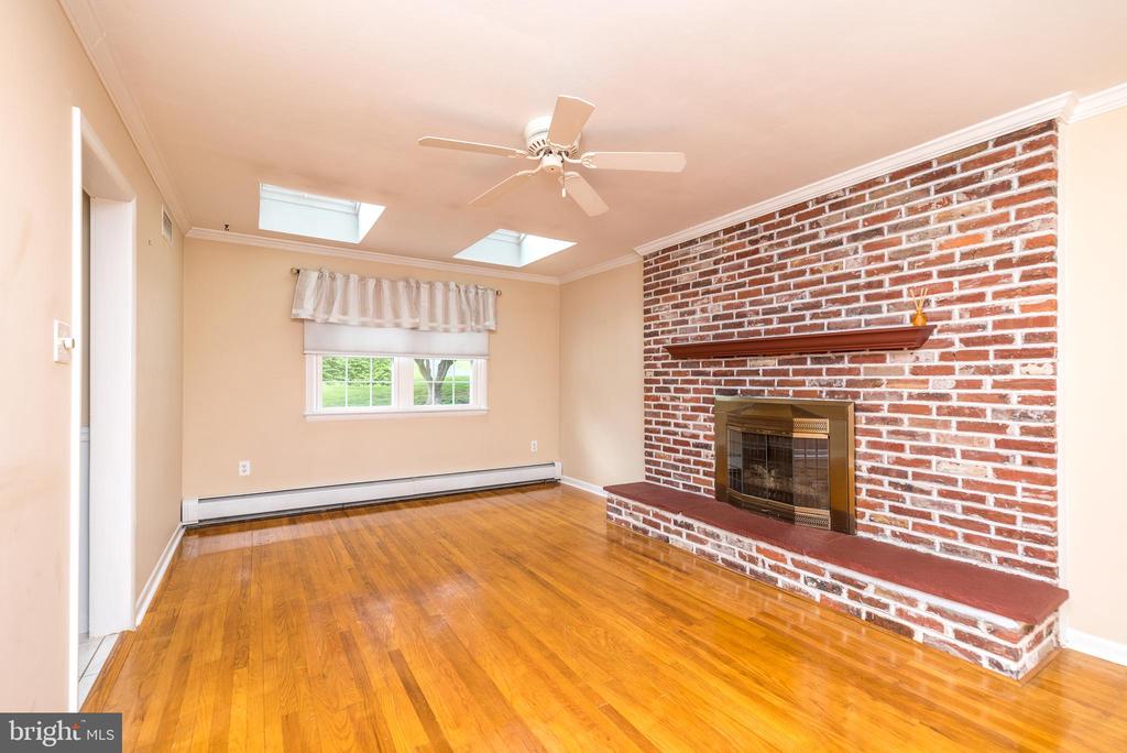 12 Washington Ln