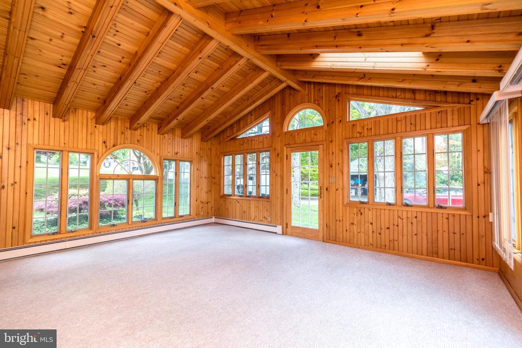 12 Washington Ln