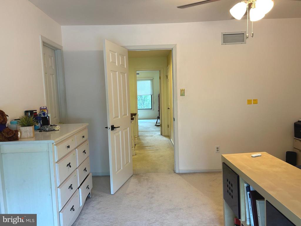 206 SPRINGHOUSE POND