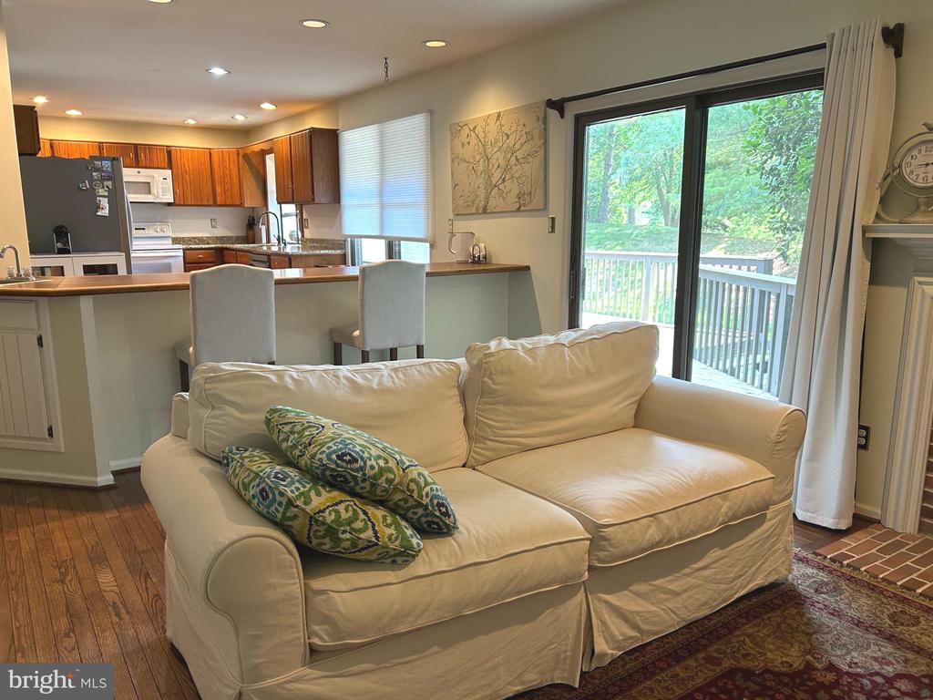 206 SPRINGHOUSE POND