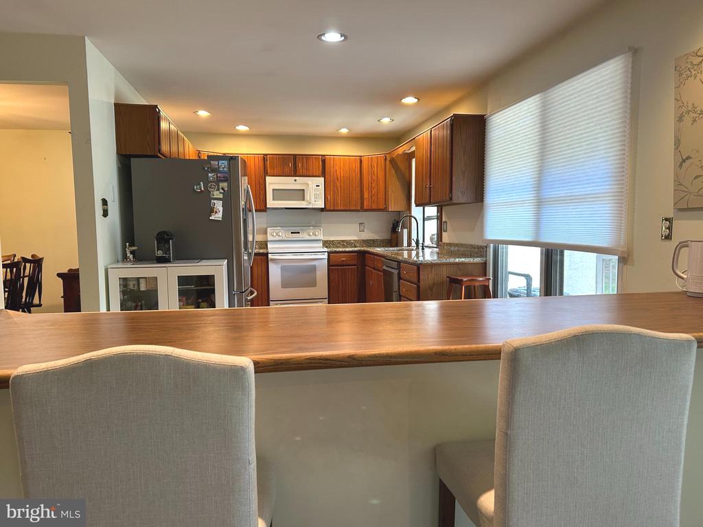 206 SPRINGHOUSE POND