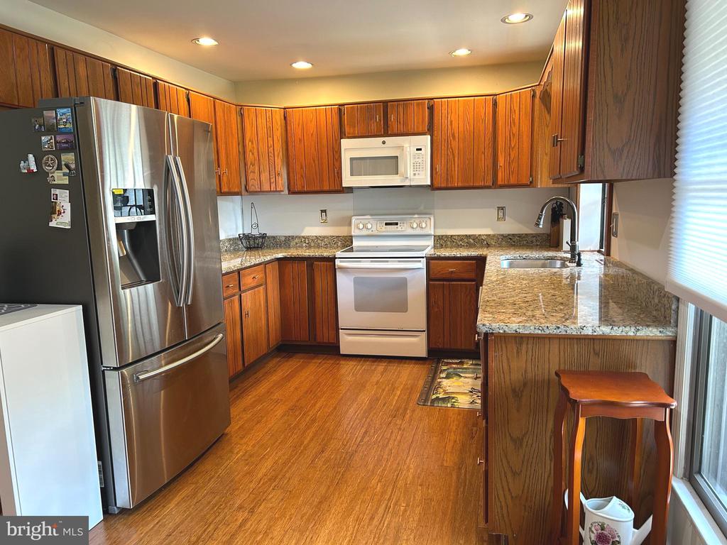206 SPRINGHOUSE POND