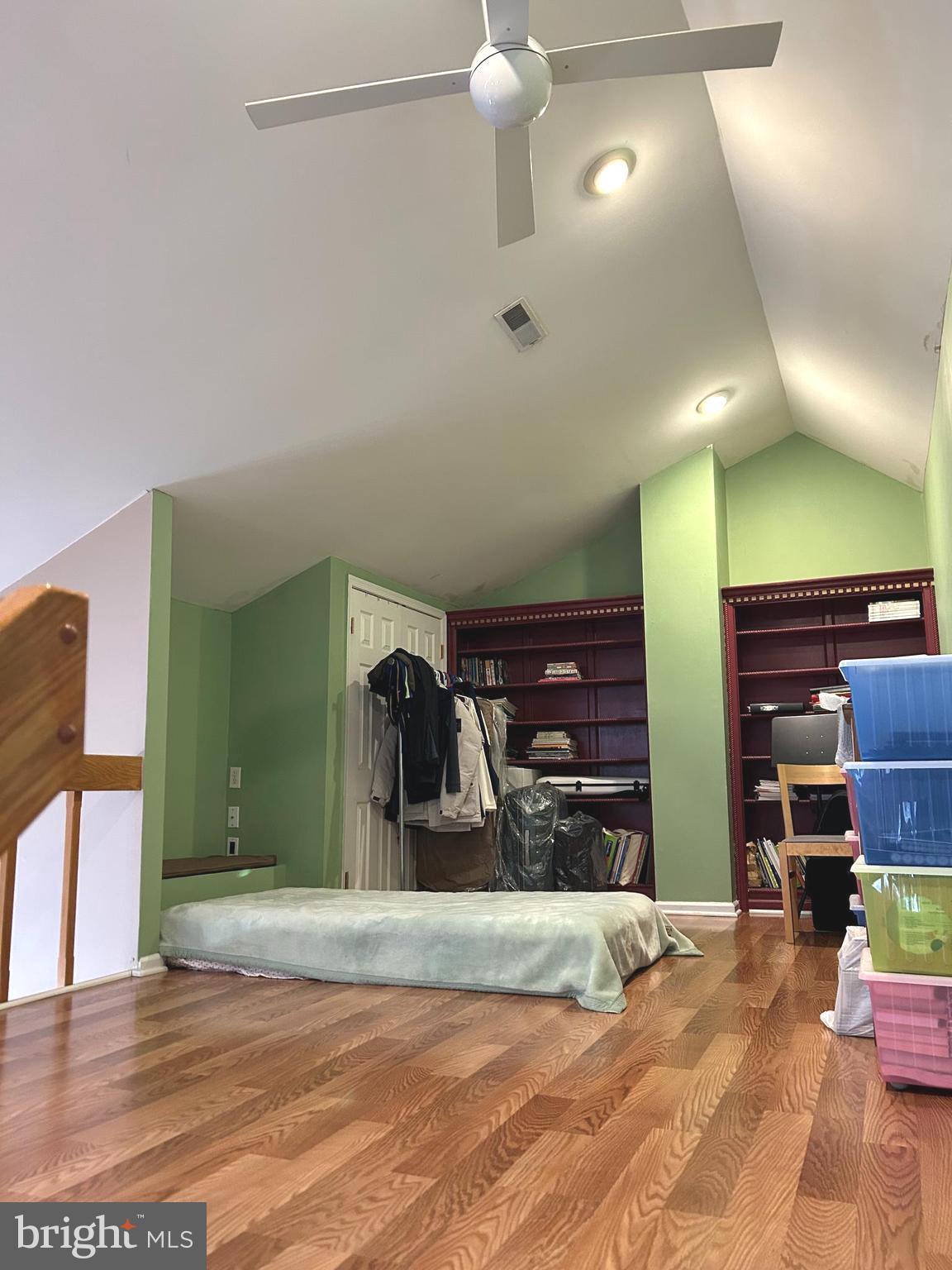 910 MOUNTAINVIEW DRIVE 910