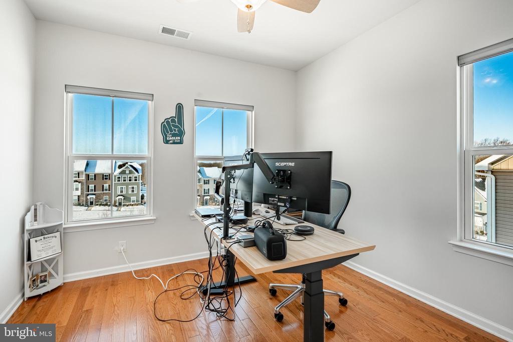 1404 POETS ALLEY