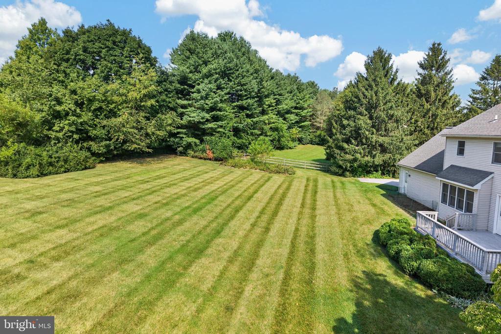 1671 BOW TREE DRIVE