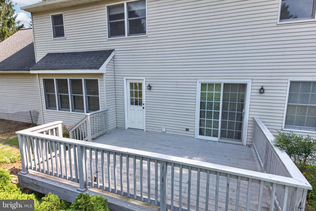 1671 BOW TREE DRIVE