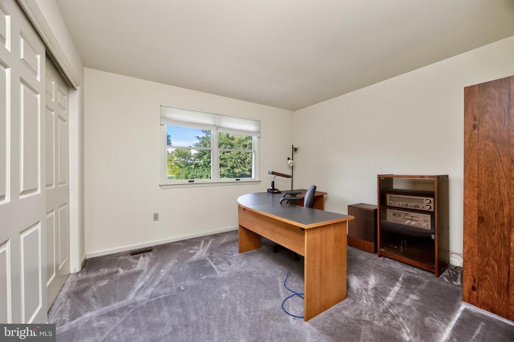 1671 BOW TREE DRIVE
