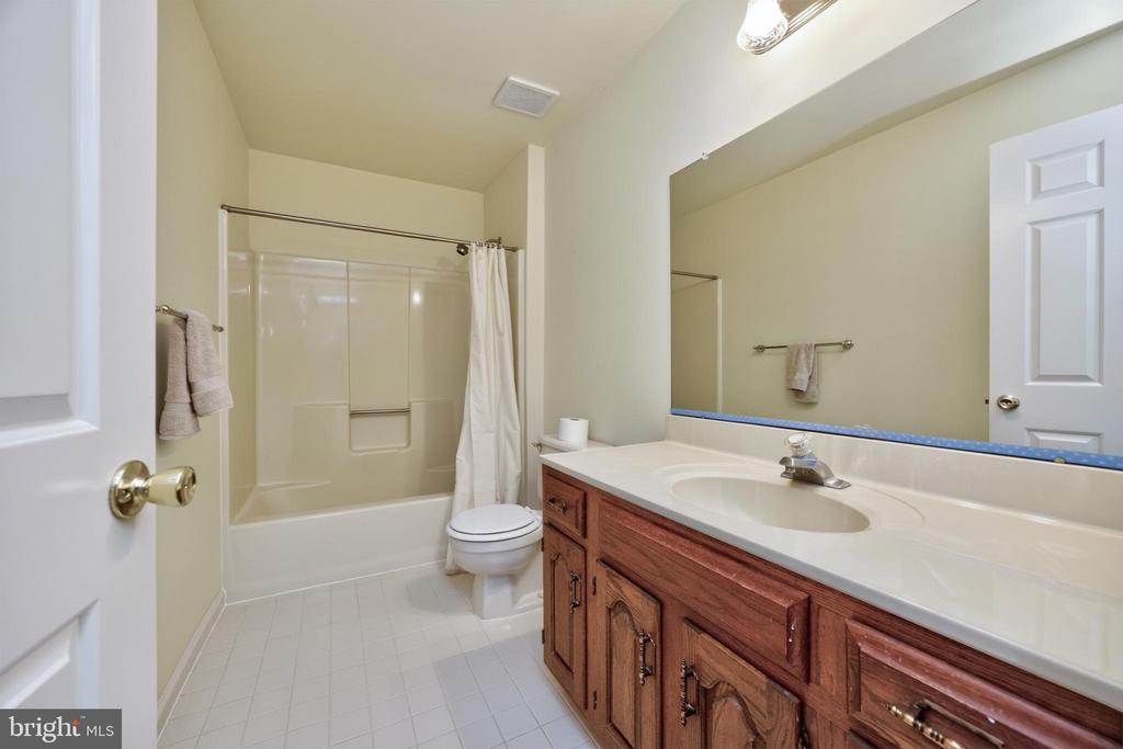 1671 BOW TREE DRIVE
