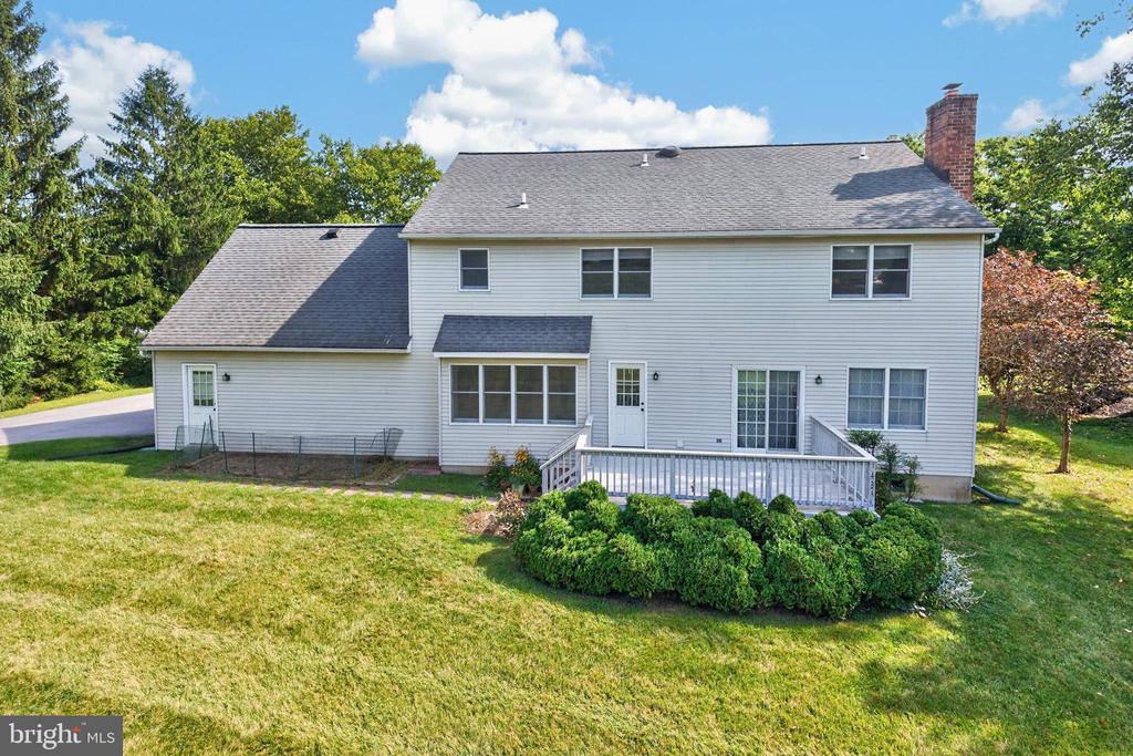 1671 BOW TREE DRIVE