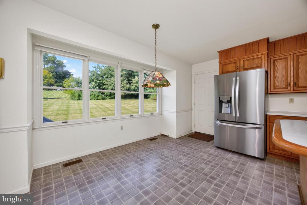 1671 BOW TREE DRIVE