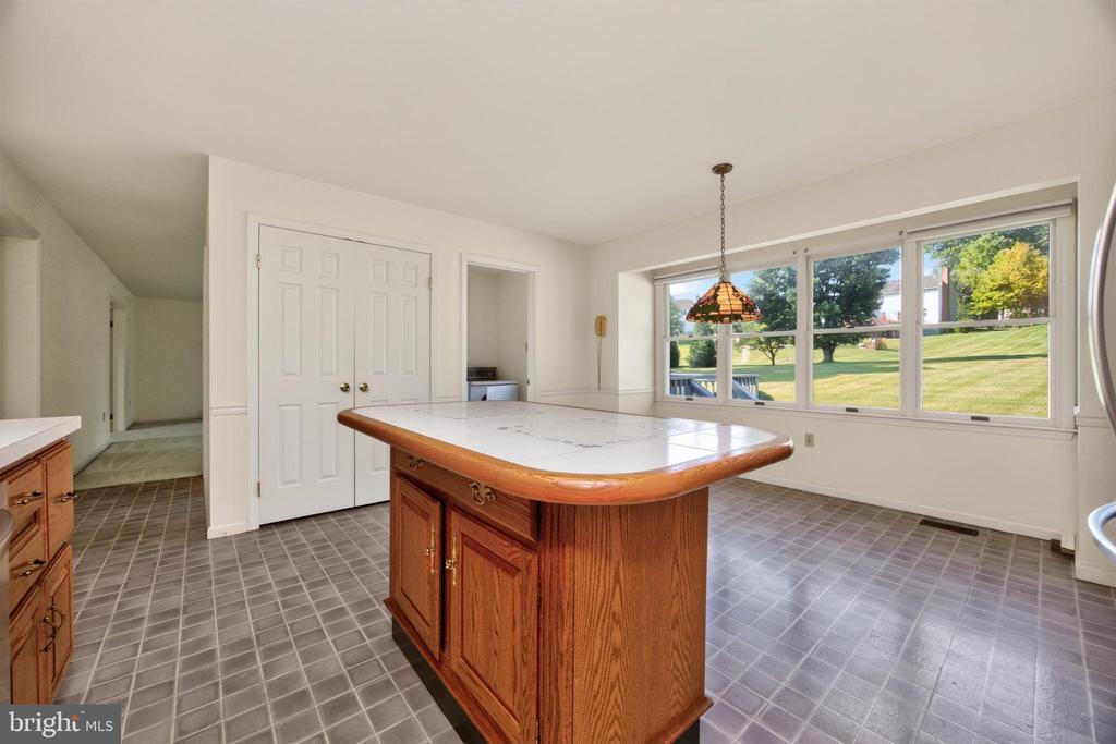 1671 BOW TREE DRIVE