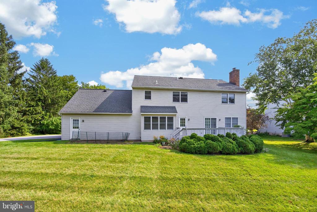 1671 BOW TREE DRIVE