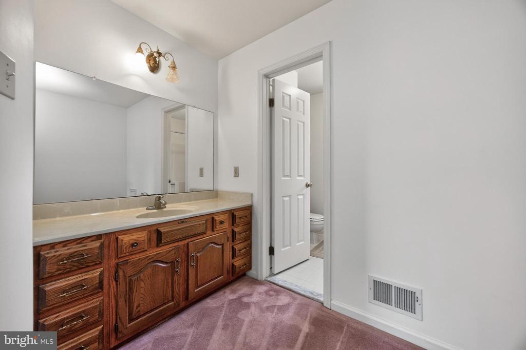 1671 BOW TREE DRIVE