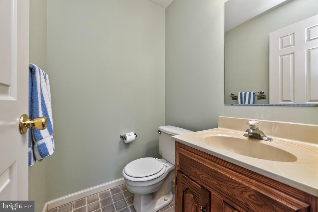 1671 BOW TREE DRIVE