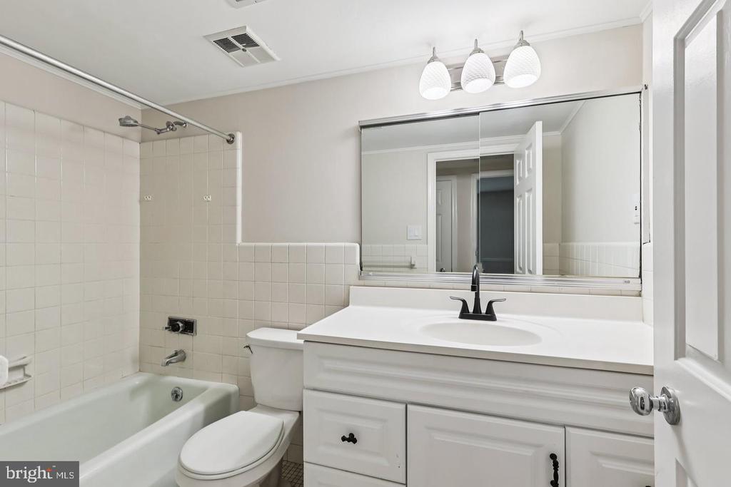 106 HARVEST LANE Unit: 206