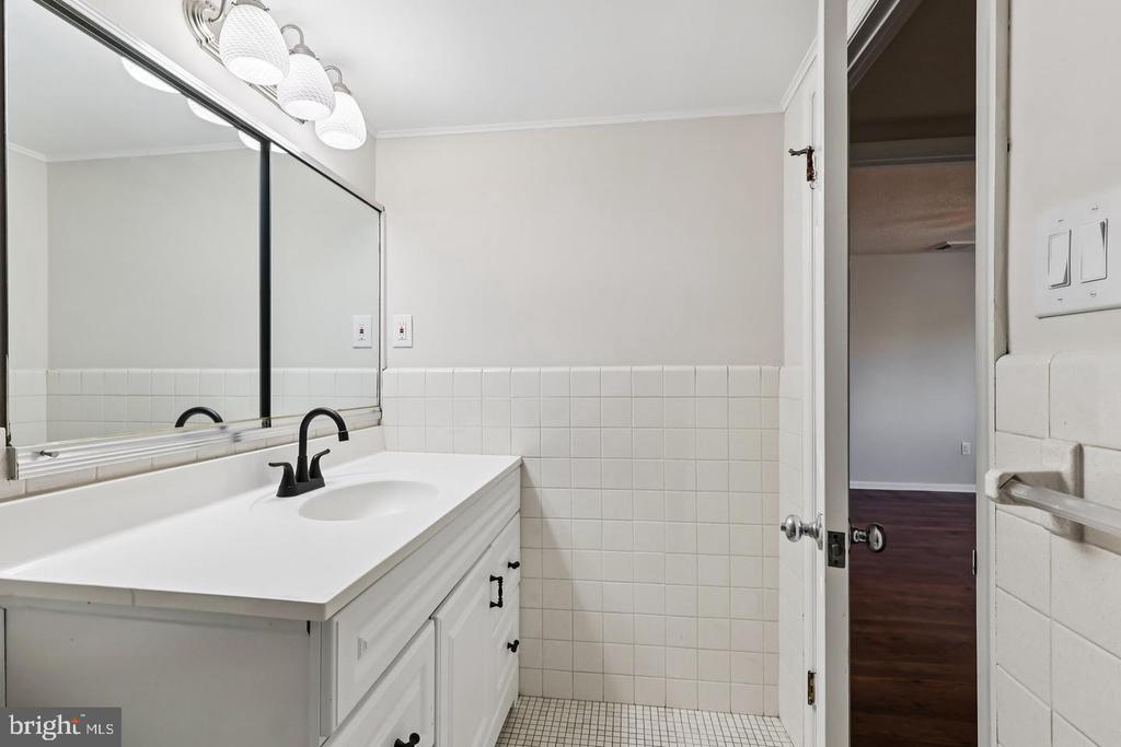 106 HARVEST LANE Unit: 206