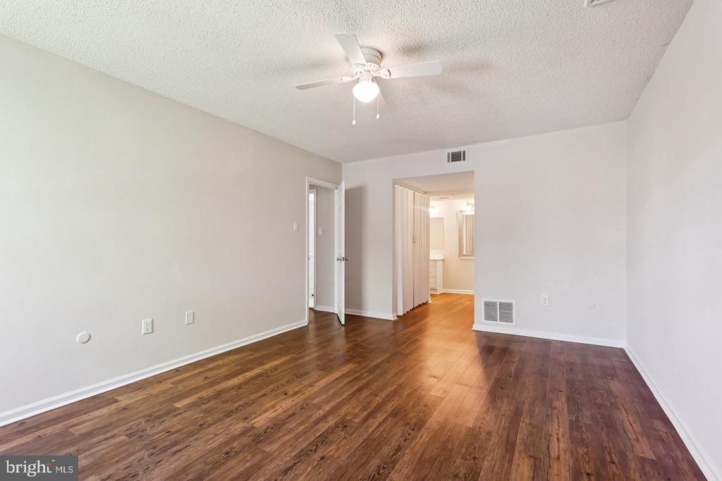 106 HARVEST LANE Unit: 206