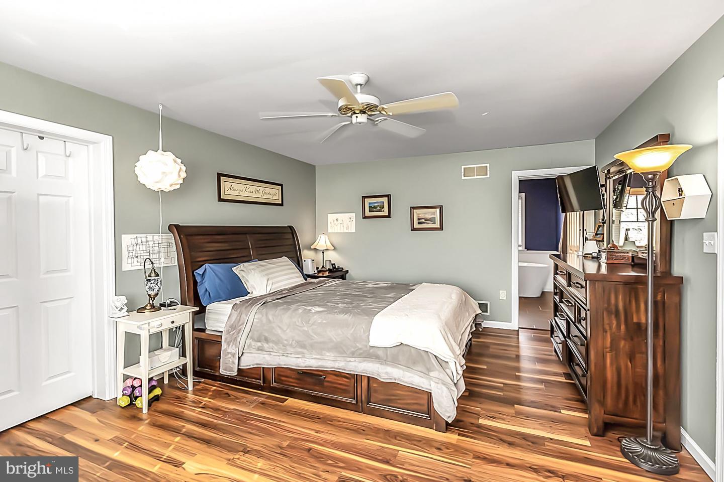 216 Sawleaf Cir