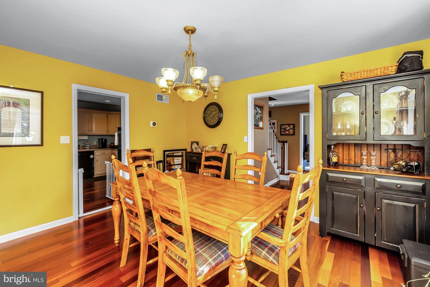 216 Sawleaf Cir