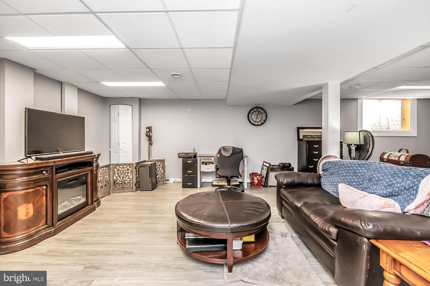 216 Sawleaf Cir
