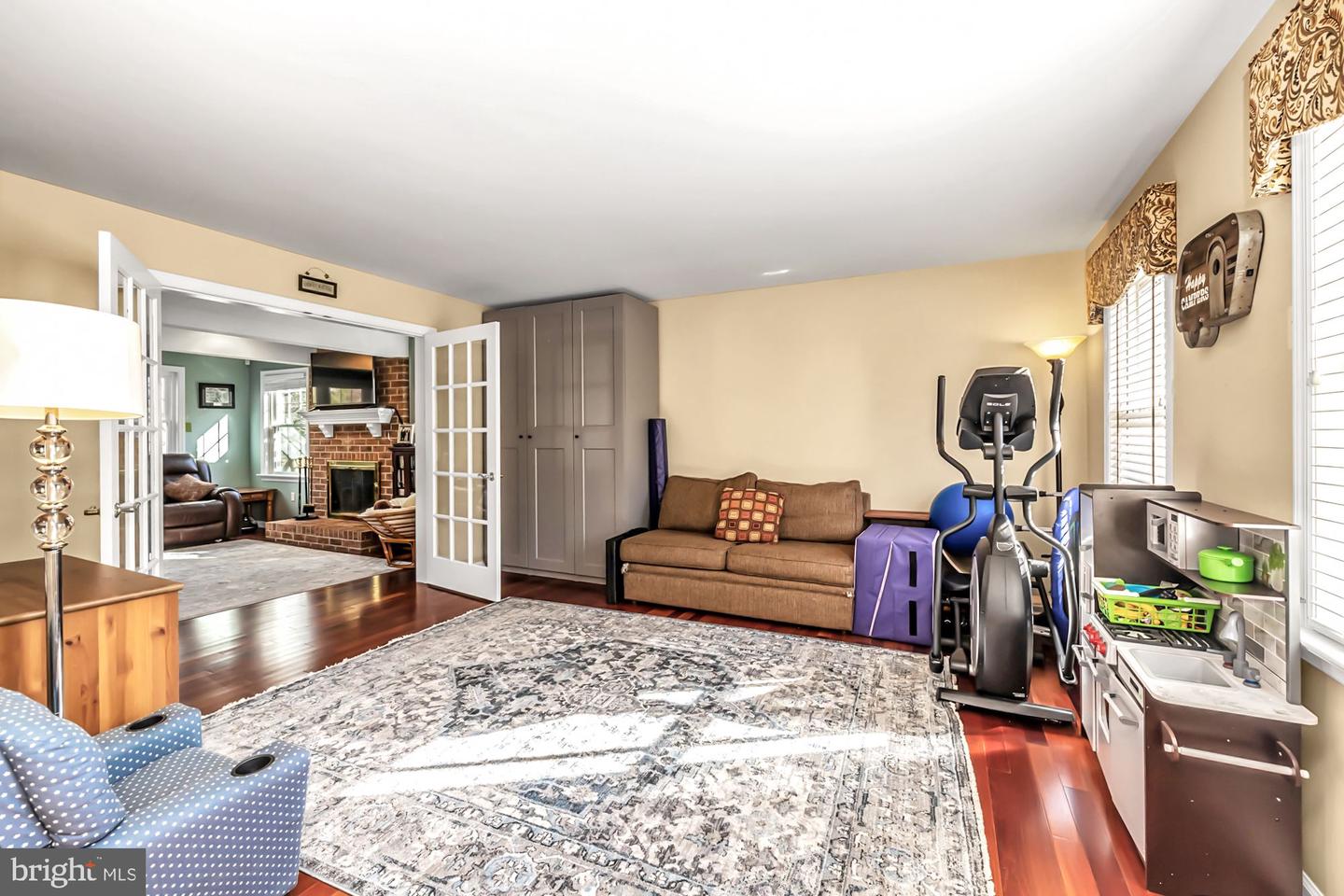 216 Sawleaf Cir