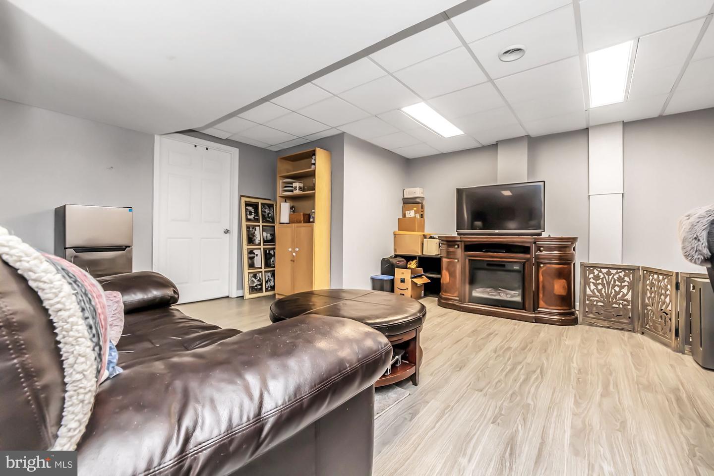 216 Sawleaf Cir