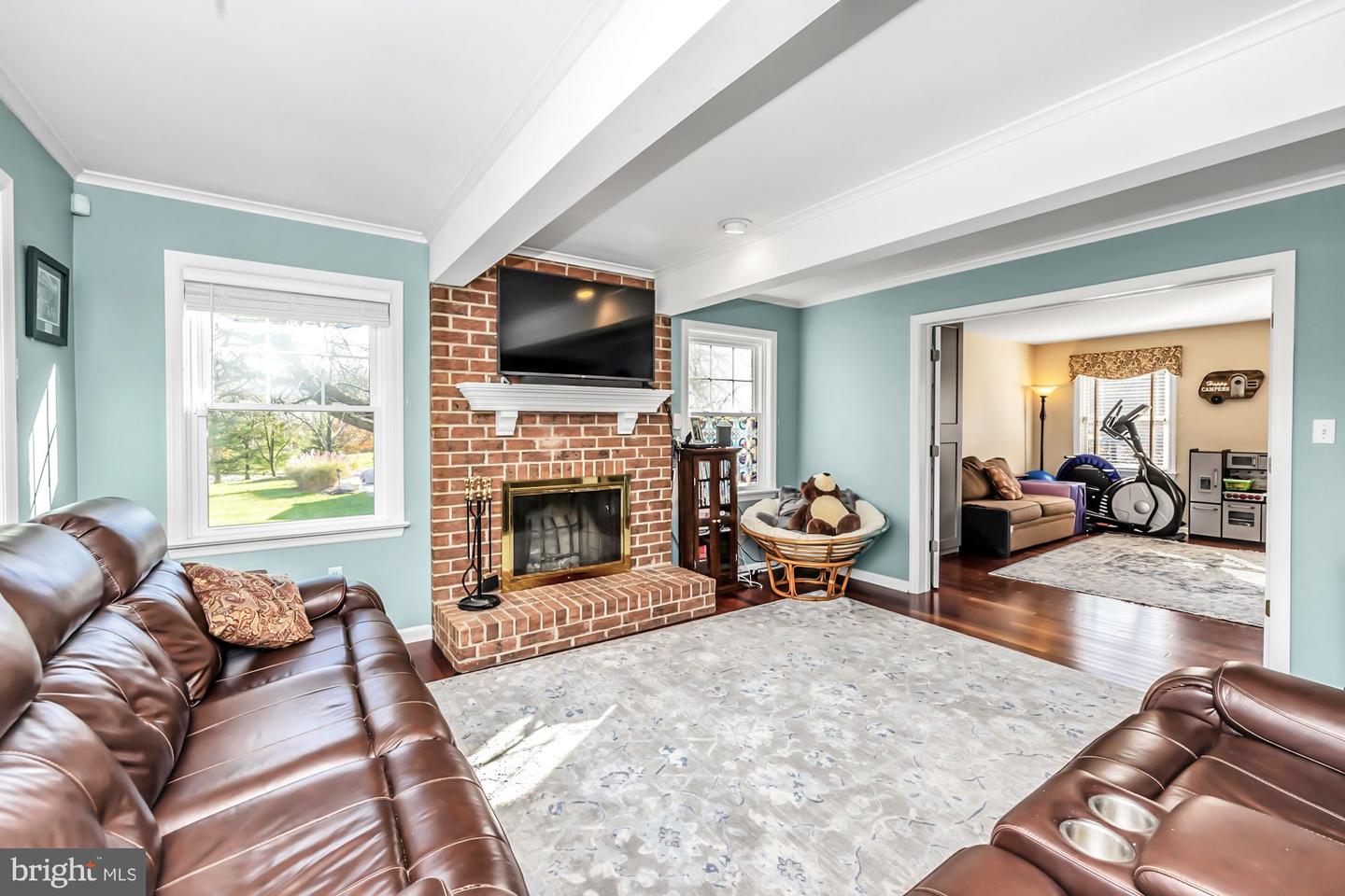 216 Sawleaf Cir