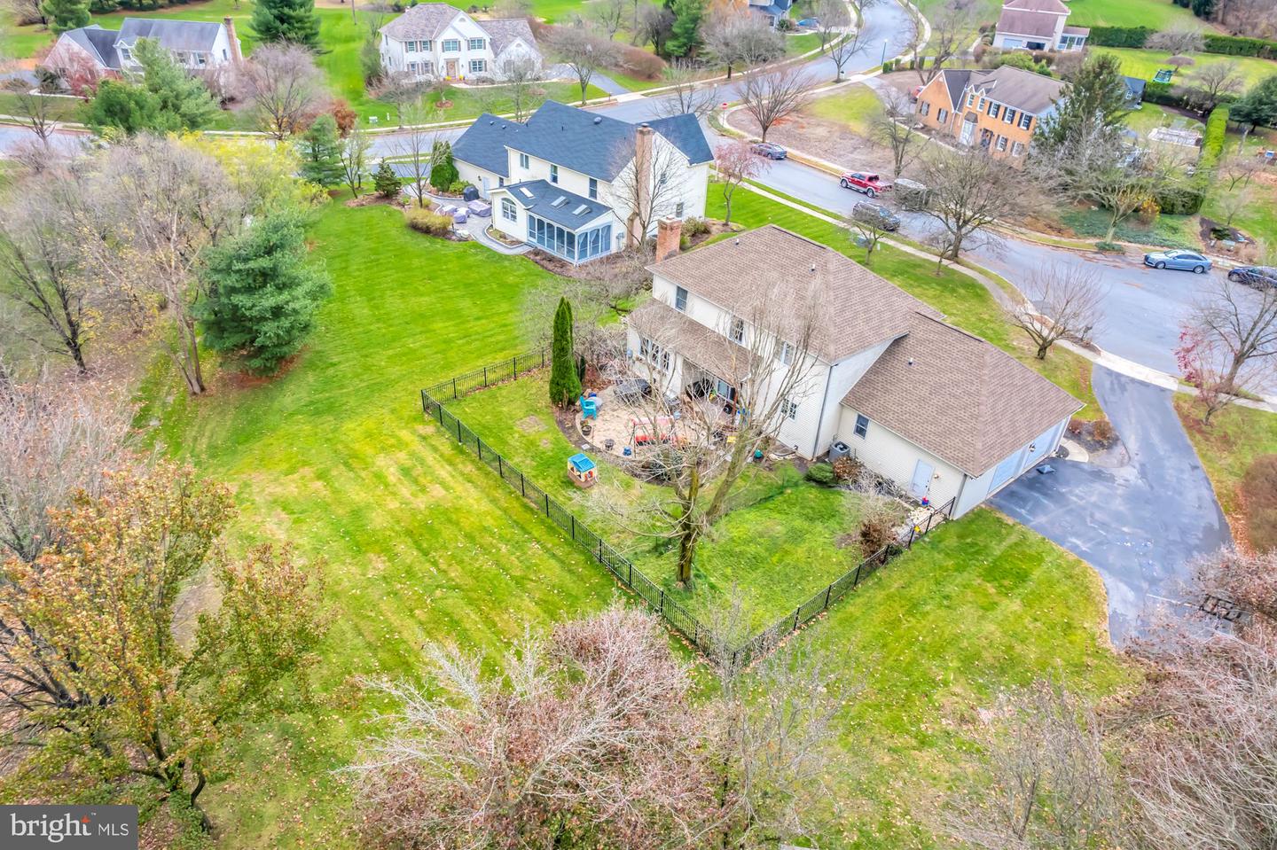 216 Sawleaf Cir