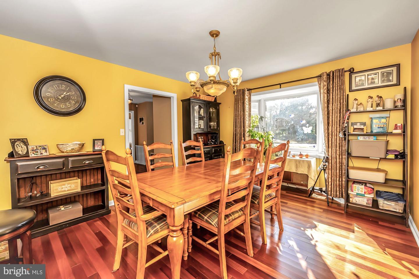 216 Sawleaf Cir