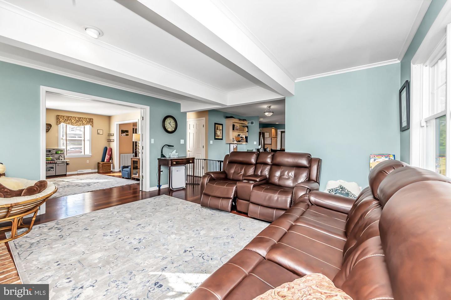 216 Sawleaf Cir