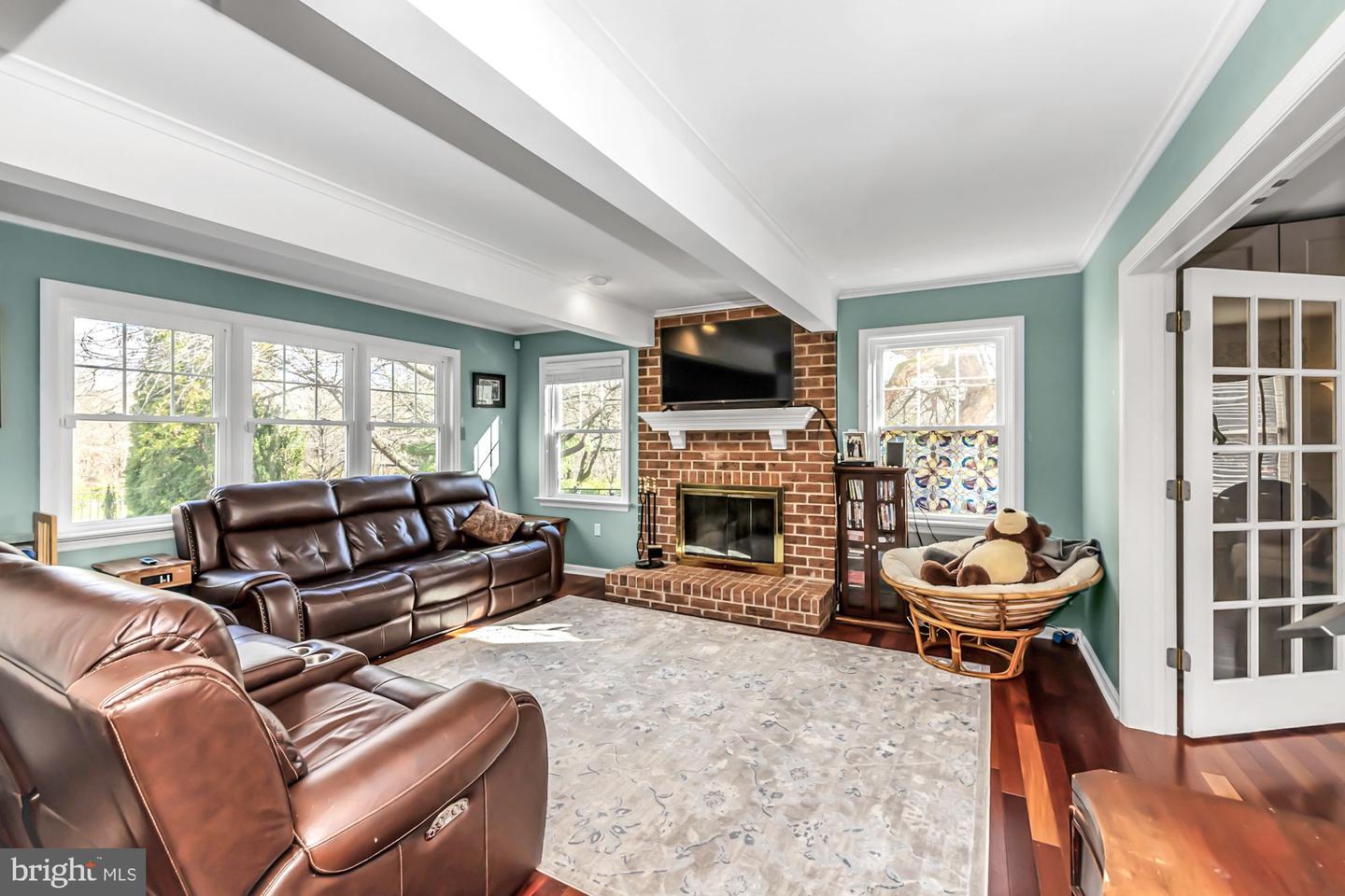 216 Sawleaf Cir