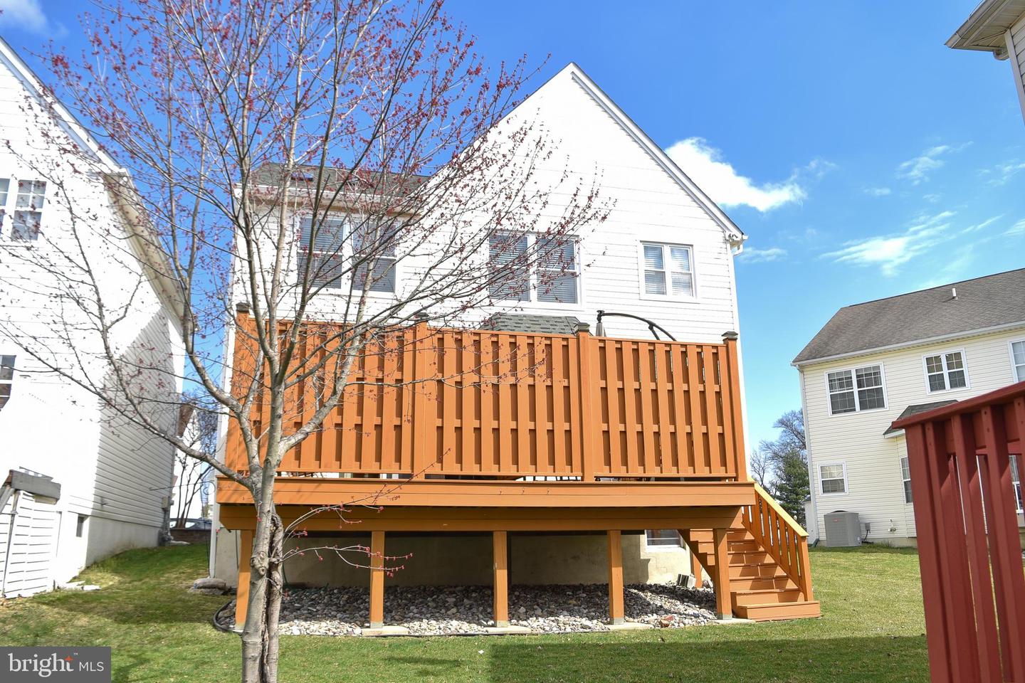 651 Acer Ave