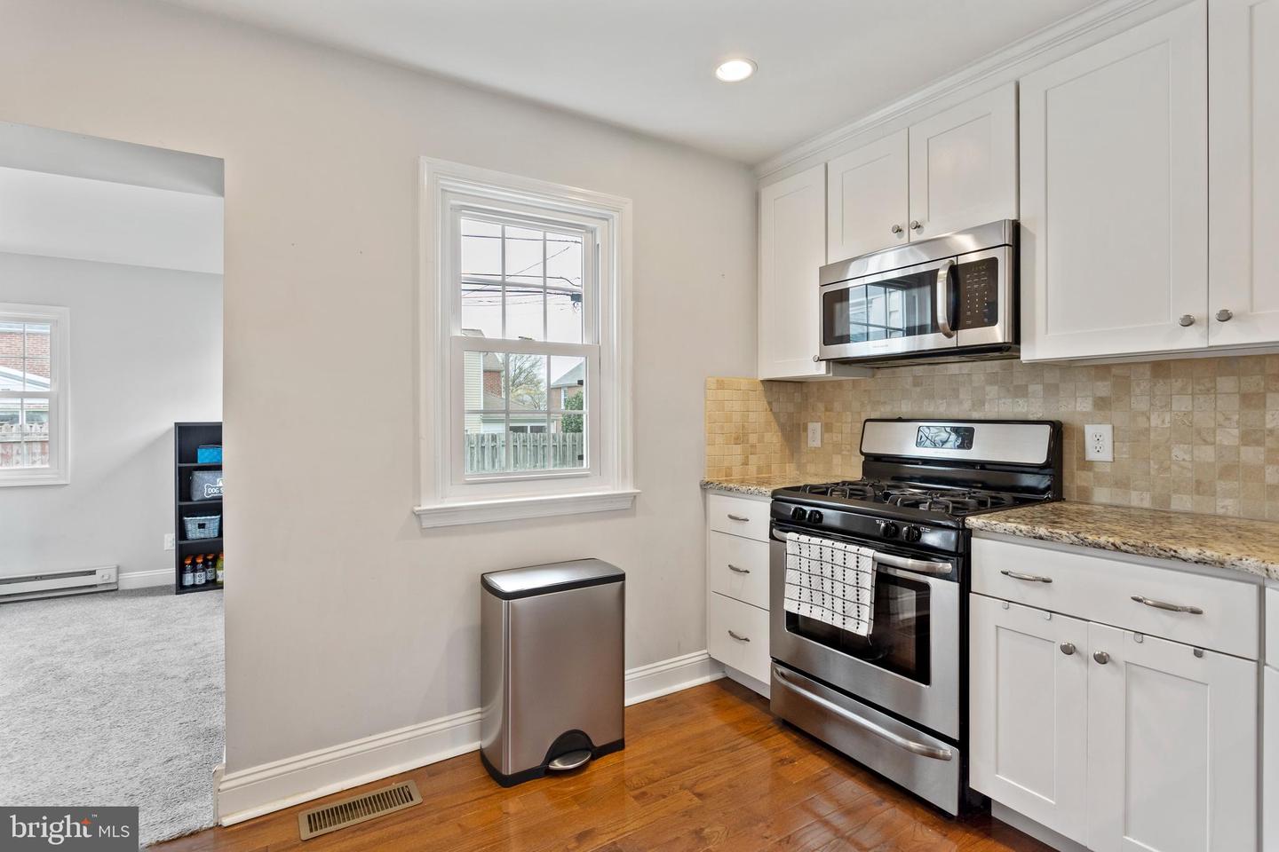 206 Ivy Rock Ln