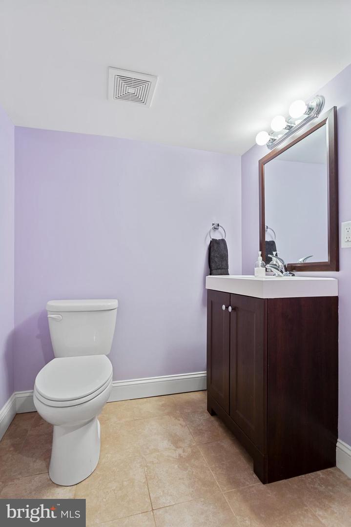 206 Ivy Rock Ln
